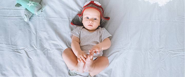 Korta barnnamn med 4 bokstäver | Hitta ett namn 2025